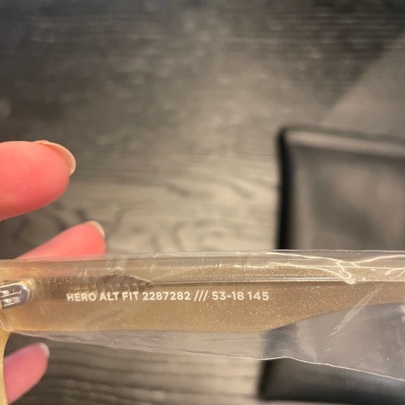 Le Specs Hero Sunglasses NWT - Picture 4 of 5